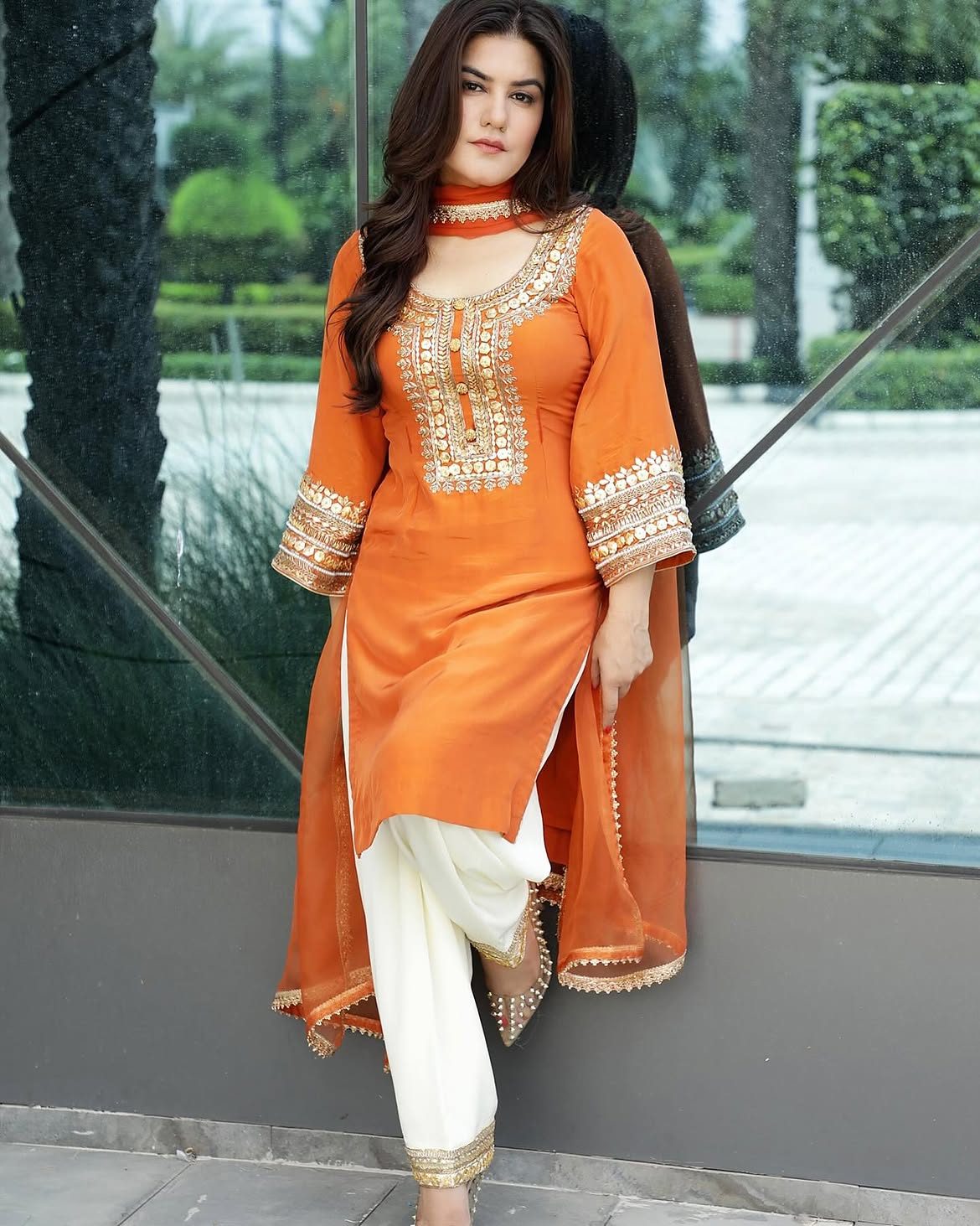 kaur b 105